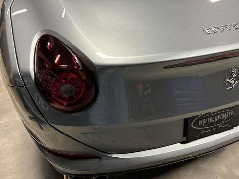 Used 2015 Ferrari California T image 33