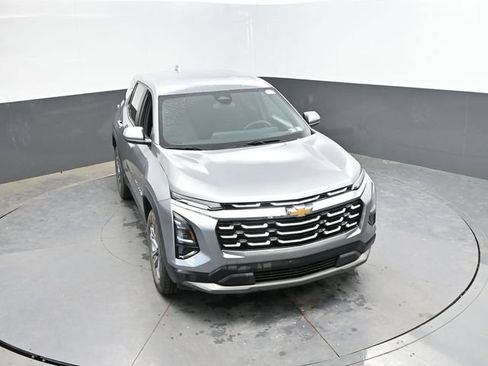 Used 2025 Chevrolet Equinox LT FWD image 36