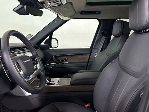New 2025 Land Rover Range Rover SE image 6
