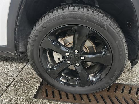 Used 2023 Jeep Grand Cherokee Altitude image 10