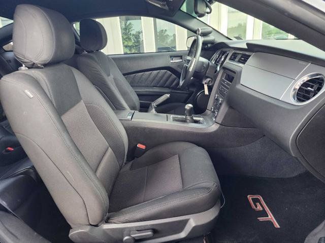 Used 2010 Ford Mustang GT RWD image 13