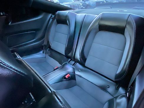 Used 2020 Ford Mustang Shelby GT350 w/ Technology Package image 23