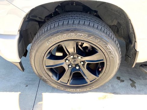 Used 2022 RAM 1500 Big Horn AWD/4WD image 9