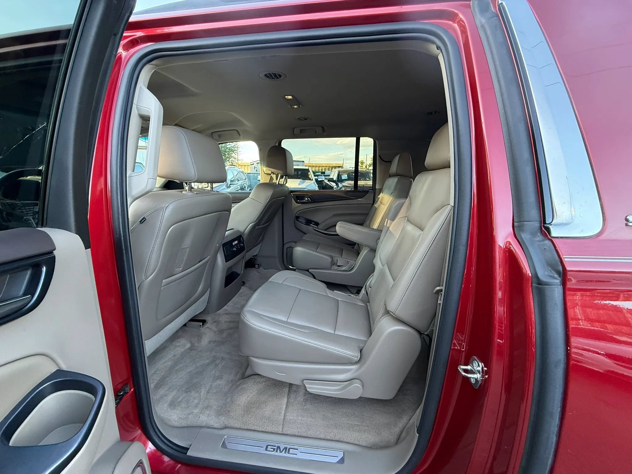 Used 2015 GMC Yukon XL SLT w/ HD Trailering Package AWD/4WD image 25