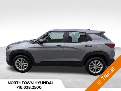 Used 2024 Chevrolet TrailBlazer LS FWD image 3