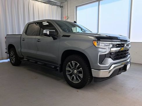 Used 2025 Chevrolet Silverado 1500 LT AWD/4WD image 4