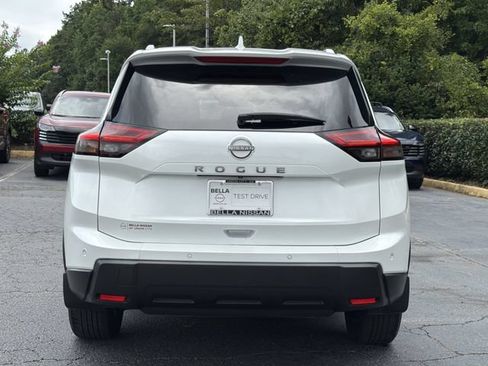 Used 2024 Nissan Rogue SV w/ SV Premium Package FWD image 4
