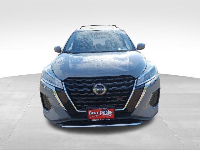 Used 2024 Nissan Kicks SV FWD image 2