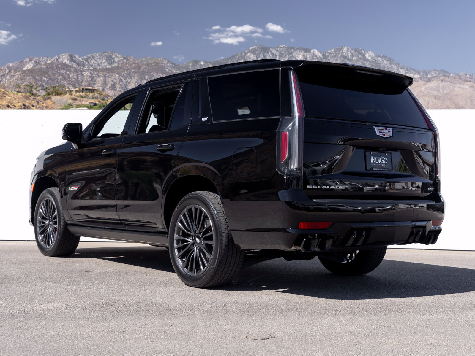 Used 2023 Cadillac Escalade V AWD/4WD image 4