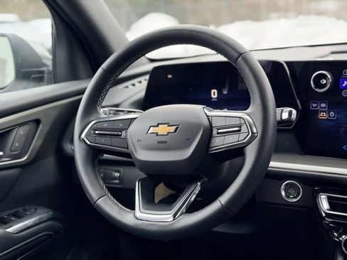 Used 2025 Chevrolet Traverse LT w/ Driver Confidence Package image 22