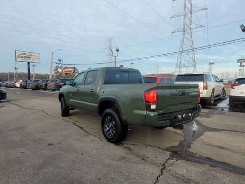 Used 2021 Toyota Tacoma SR5 w/ Trail Edition RWD image 7