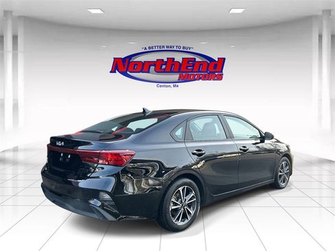 Used 2024 Kia Forte LXS image 3