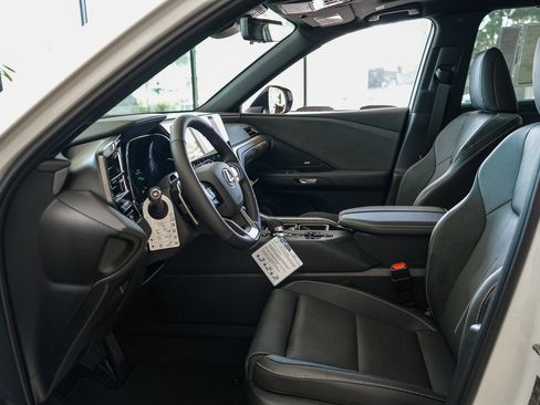 New 2026 Lexus TX 550h AWD Plug-In Hybrid image 17