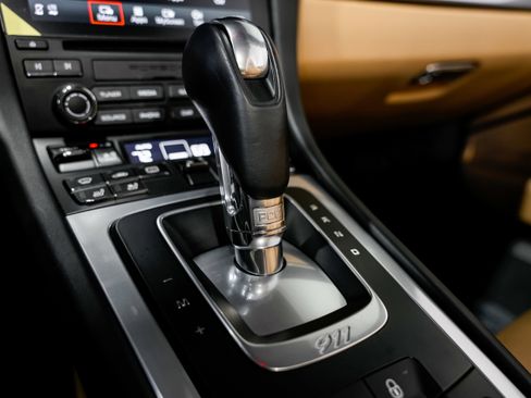 Used 2018 Porsche 911 Turbo image 15