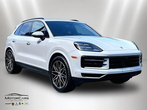 Used 2026 Porsche Cayenne AWD/4WD image 2