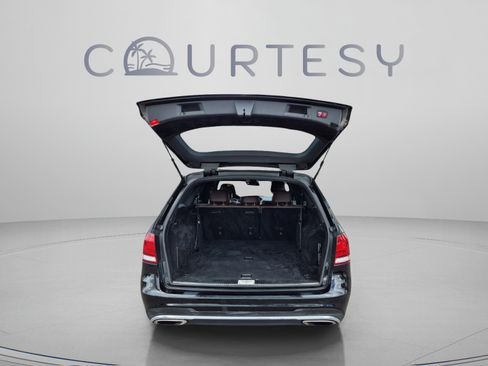 Used 2015 Mercedes-Benz E 350 4MATIC Wagon image 11