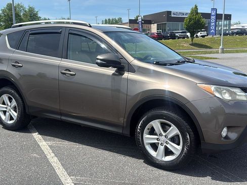 Used 2014 Toyota RAV4 XLE FWD image 2