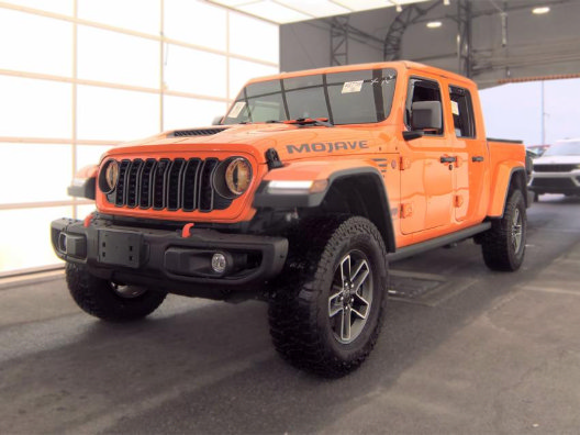 Used 2025 Jeep Gladiator Mojave AWD/4WD image 2