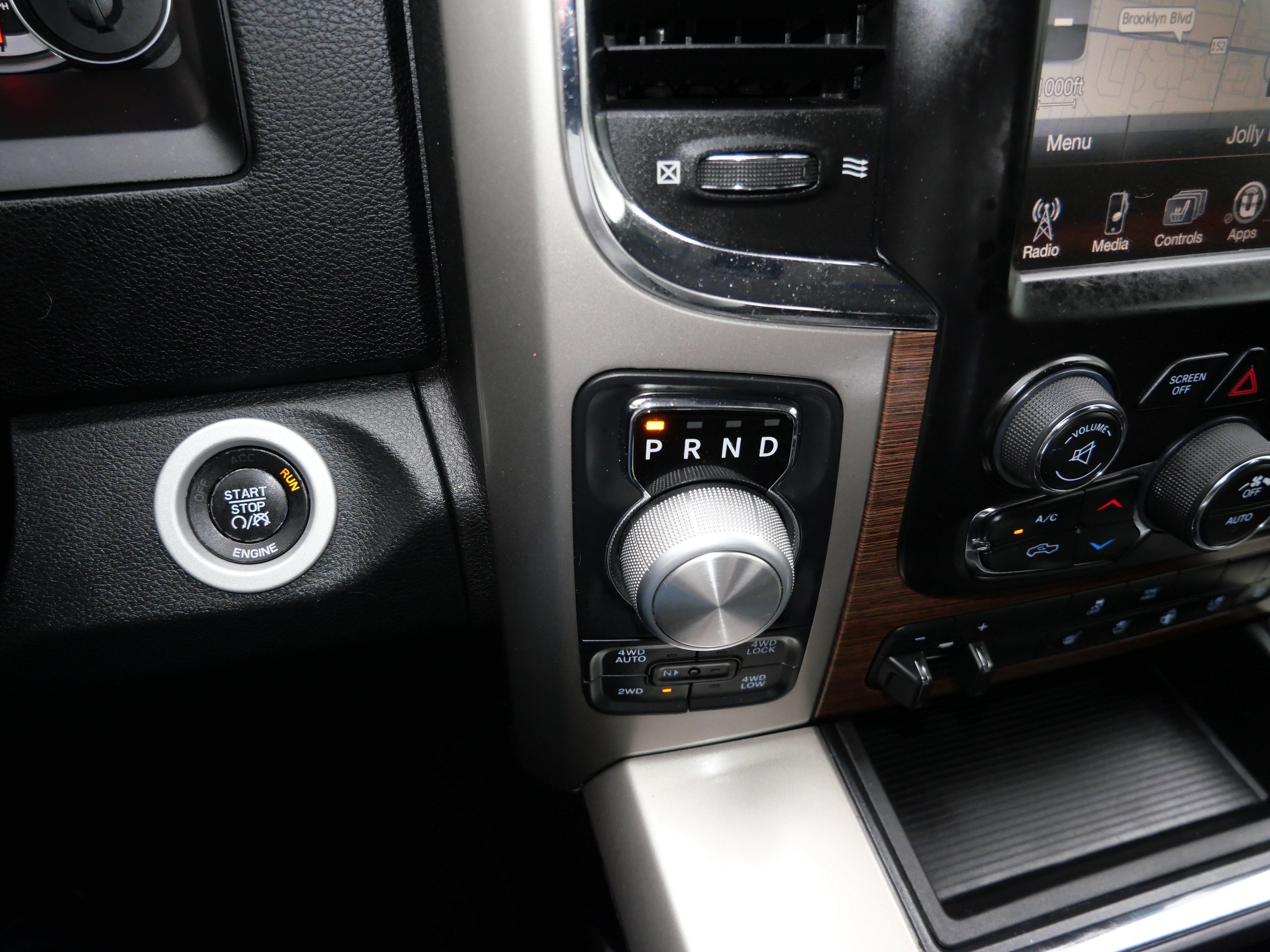 Used 2015 RAM 1500 Laramie w/ Convenience Group AWD/4WD image 24