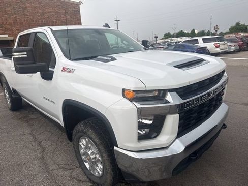 Used 2021 Chevrolet Silverado 2500 LT w/ Z71 Off-Road Package AWD/4WD image 3