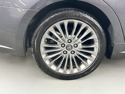 Used 2016 Toyota Avalon Limited w/ Toyota Safety Sense Package FWD image 11