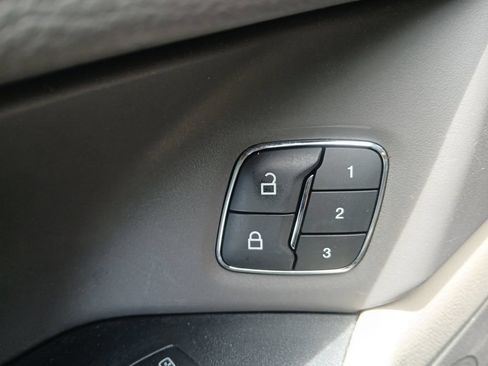 Used 2021 Ford Expedition Max XLT RWD image 31
