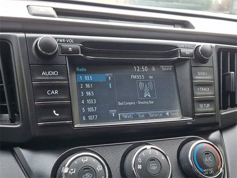 Used 2016 Toyota RAV4 LE image 18