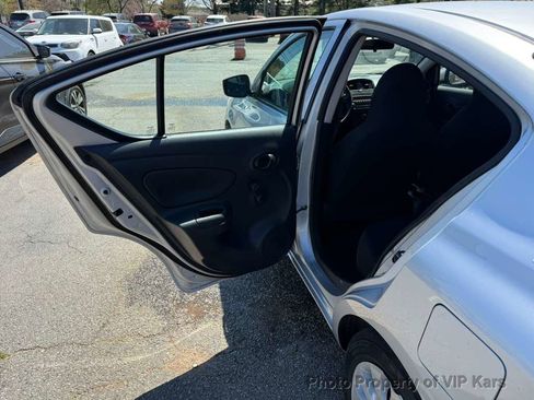 Used 2017 Nissan Versa S Plus image 10
