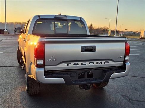 Used 2019 Toyota Tacoma SR image 25