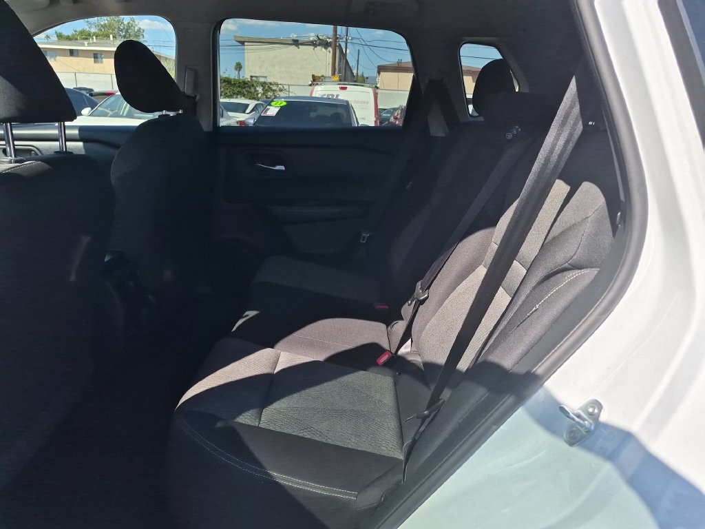 Certified 2025 Nissan Rogue SV FWD image 28