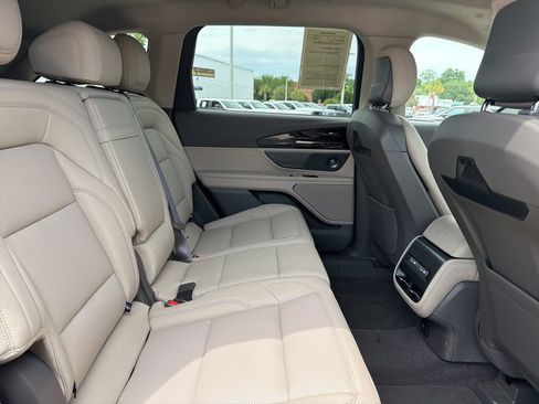 Used 2024 Lincoln Nautilus Premier w/ Equipment Group 102A AWD/4WD image 16