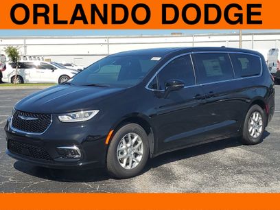 New 2026 Chrysler Pacifica Select