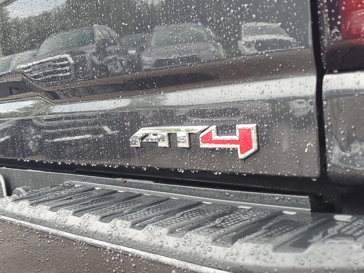 Used 2020 GMC Sierra 2500 AT4 w/ AT4 Premium Package AWD/4WD image 8