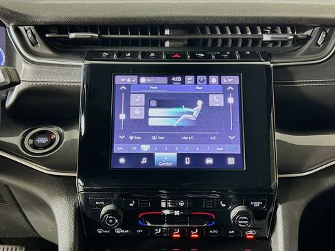 Used 2023 Jeep Grand Cherokee L Laredo image 23