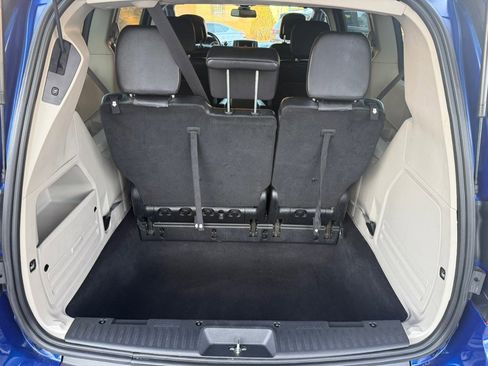 Used 2020 Dodge Grand Caravan SXT image 16