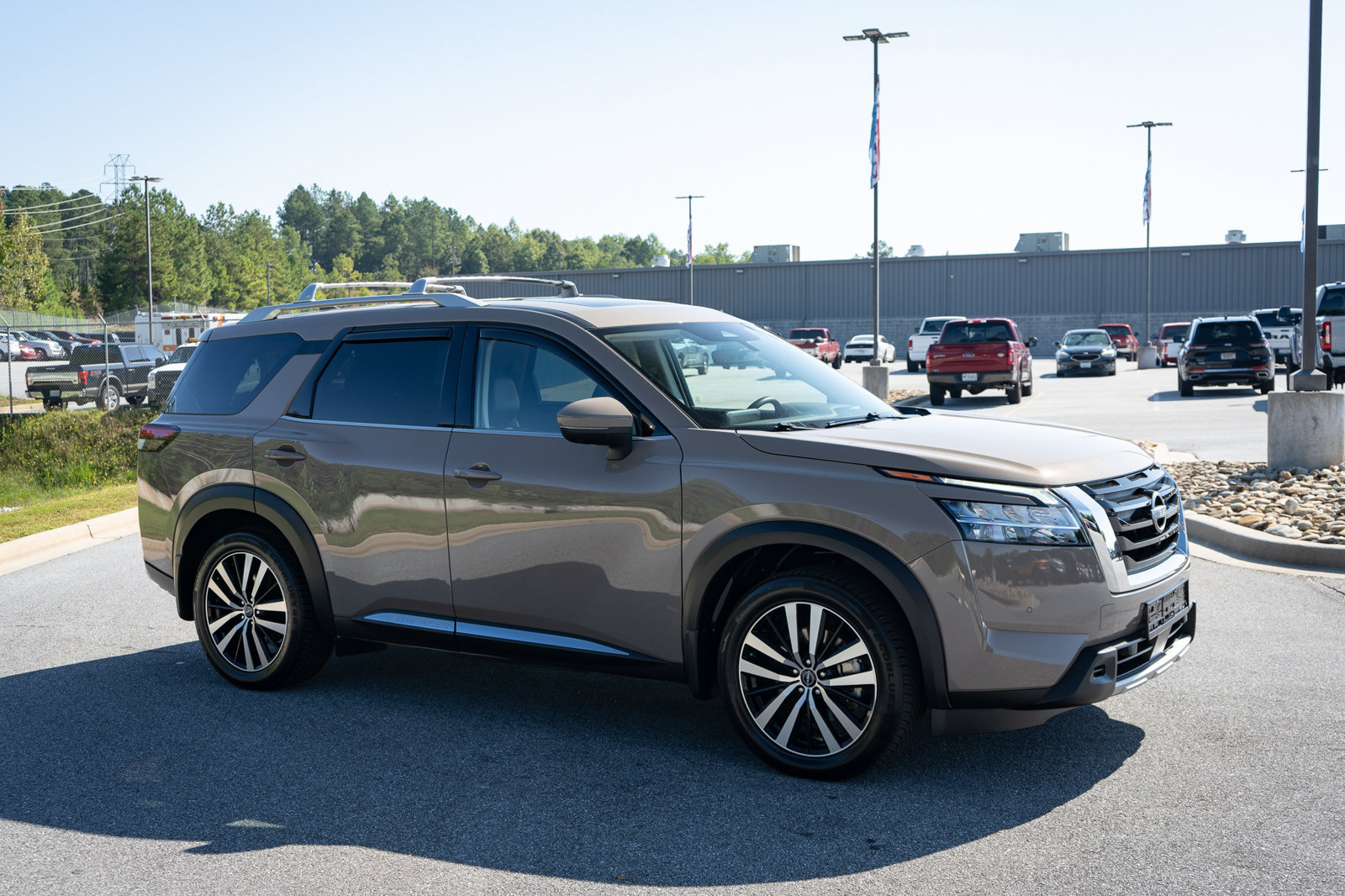 Used 2023 Nissan Pathfinder Platinum w/ Cargo Package FWD image 12
