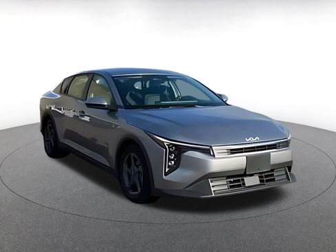 Used 2025 Kia K4 LXS image 12