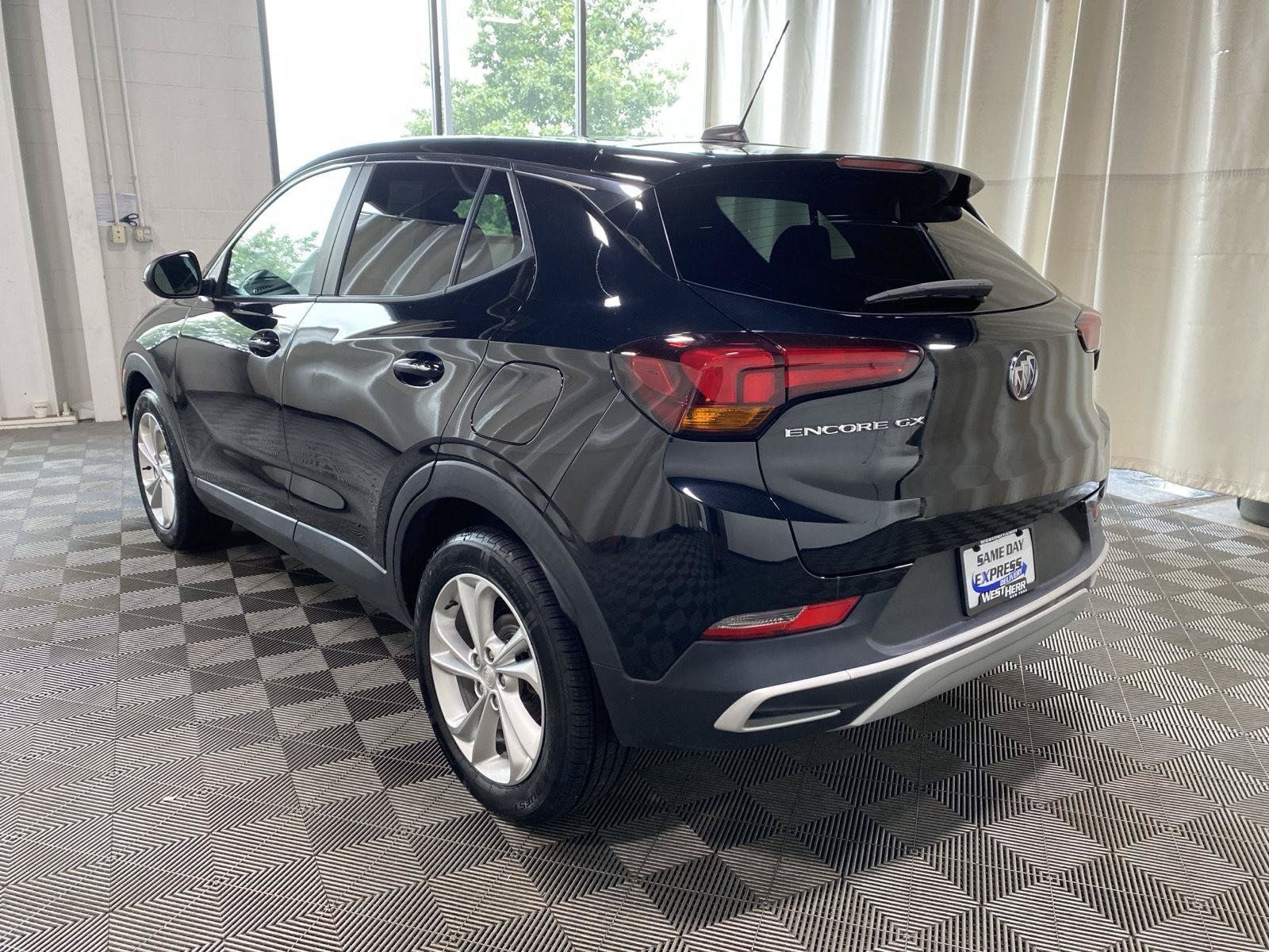 Used 2022 Buick Encore GX Preferred w/ Cold Weather Comfort Package FWD image 11