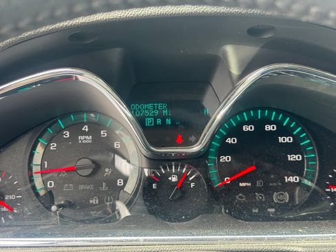 Used 2016 Chevrolet Traverse LT w/ Style and Technology Package FWD image 8
