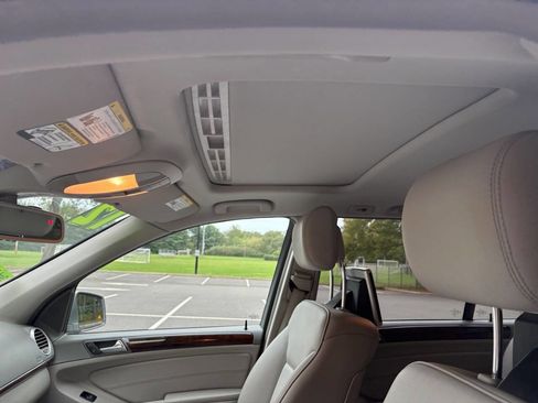 Used 2012 Mercedes-Benz GL 450 4MATIC image 21