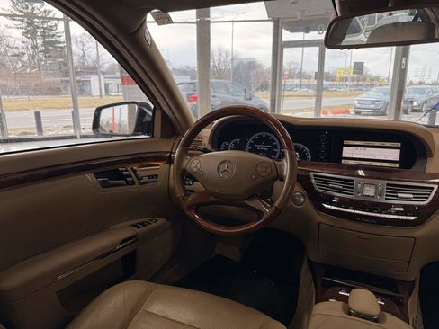 Used 2010 Mercedes-Benz S 550 4MATIC Sedan image 44