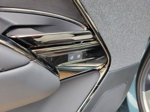 Used 2025 Land Rover Range Rover Sport Dynamic SE image 16