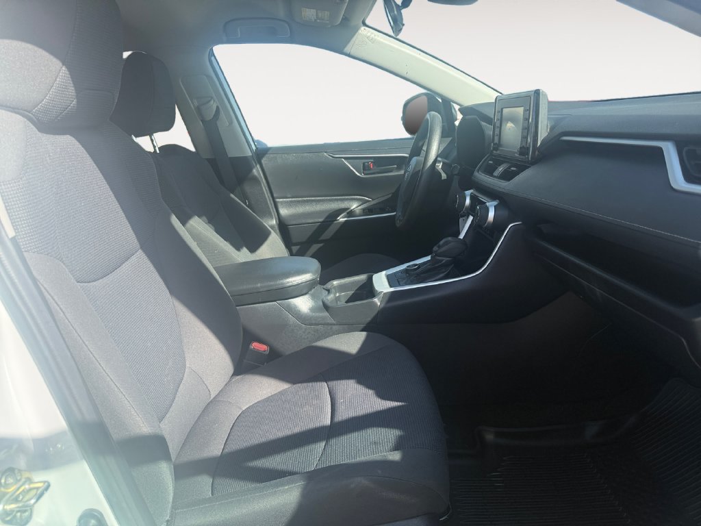 Used 2020 Toyota RAV4 LE w/ All Weather Liner Package AWD/4WD image 15