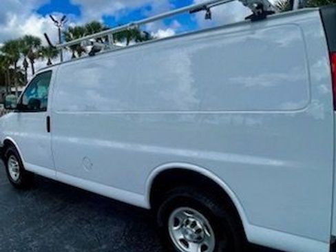 Used 2021 Chevrolet Express 2500 w/ Driver Convenience Package image 12