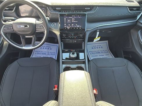 New 2025 Jeep Grand Cherokee Laredo X image 13