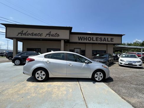Used 2018 Kia Forte LX FWD image 15