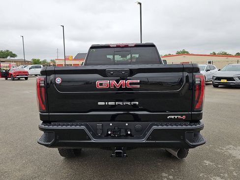 New 2026 GMC Sierra 2500 AT4 w/ AT4 Premium Plus Package AWD/4WD image 4