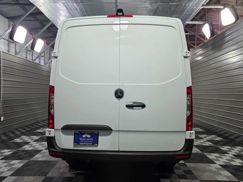 Used 2022 Mercedes-Benz Sprinter 2500 image 6