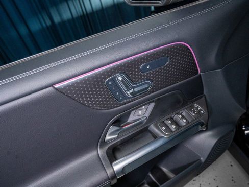 Certified 2025 Mercedes-Benz GLB 250 image 11