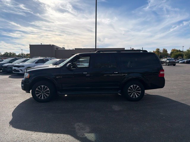 Used 2016 Ford Expedition EL XLT w/ Equipment Group 202A AWD/4WD image 2
